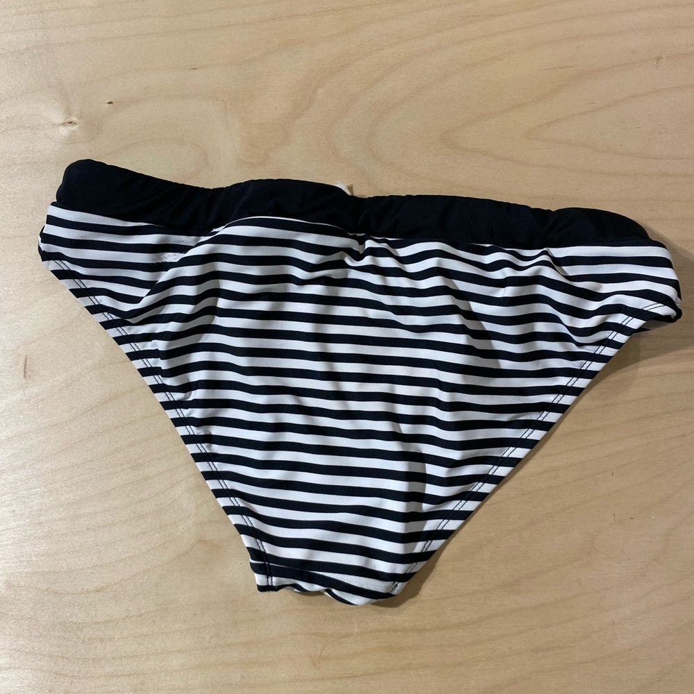 AVIA Black and White Striped Bikini Bottom Medium (8-10) (MW) - Picture 11 of 12